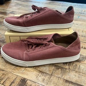 OluKai Canvas Sneakers